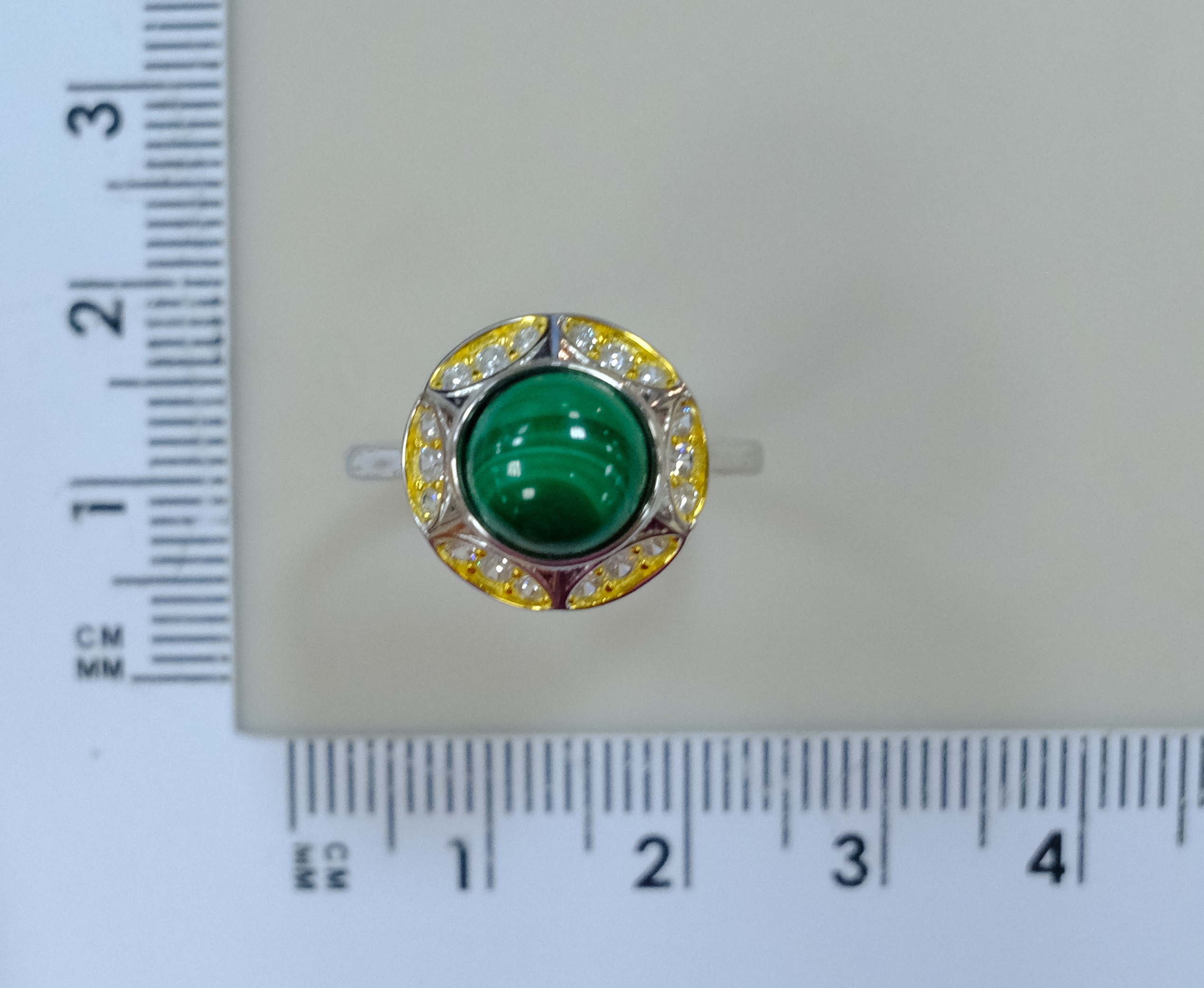 Серебряное кольцо с малахитом